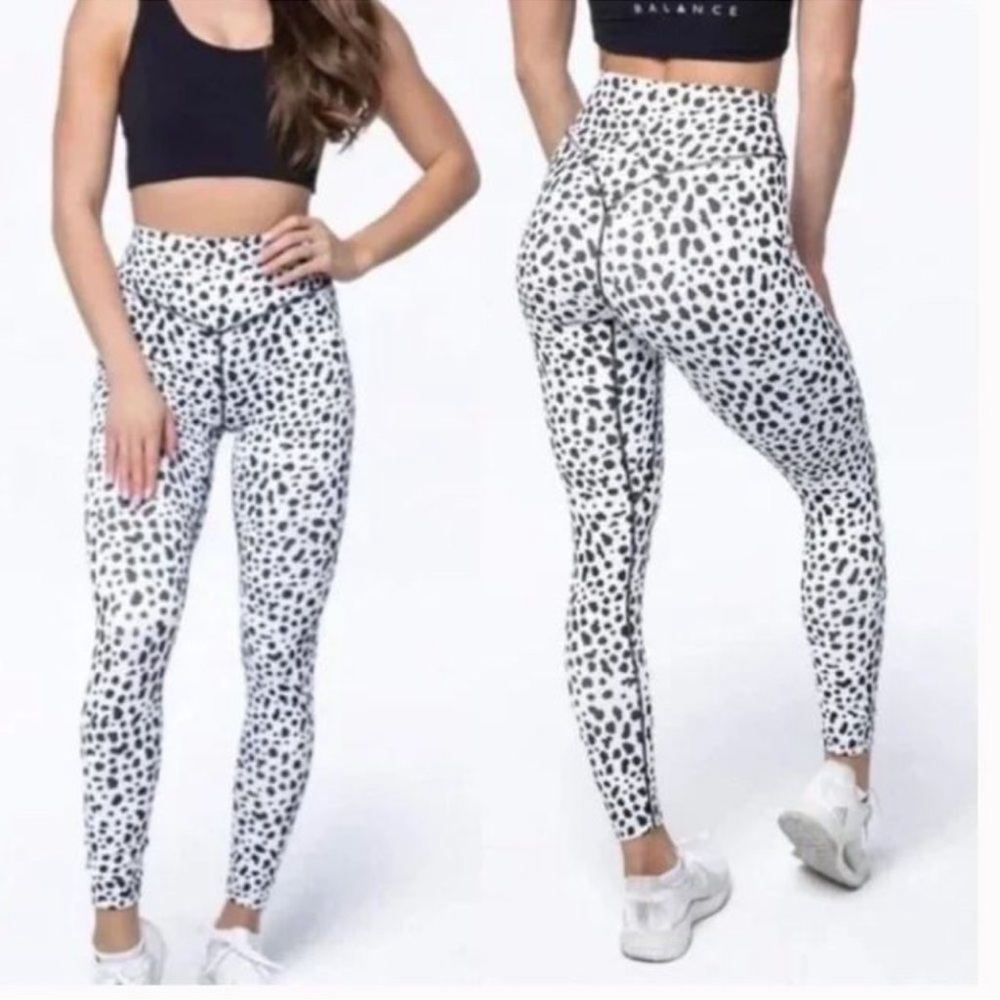 Balance Athletica Ascend Snow Leopard leggings - Picture 2 of 9